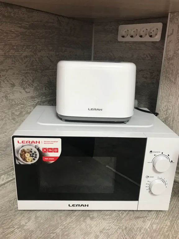 Однокомнатная квартира с окнами на парк Землячки рядом цирк, УДС Молот