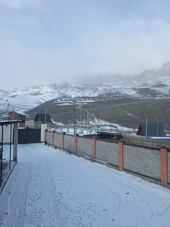 Уютный дом в самом центре гор