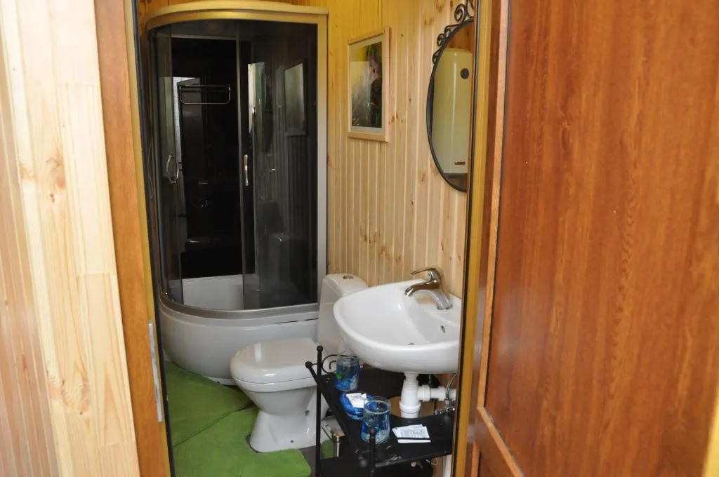 Двухкомнатный номер с видом на реку и бассейном