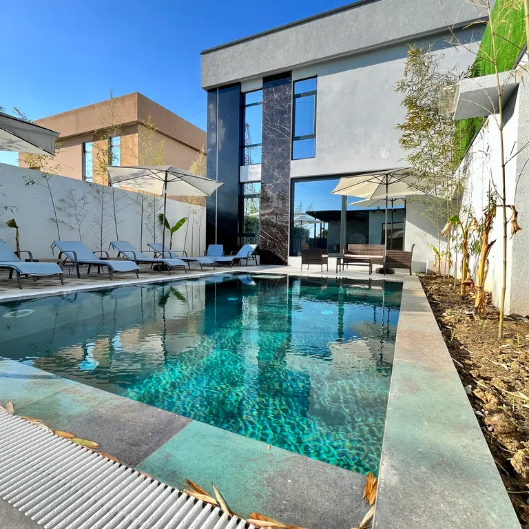 Коттедж с бассейном и баней — аренда посуточно в Высокое