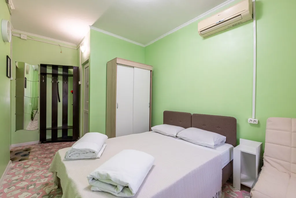 Квартира Небольшая семейная студия в частном доме — аренда посуточно в Кудепста