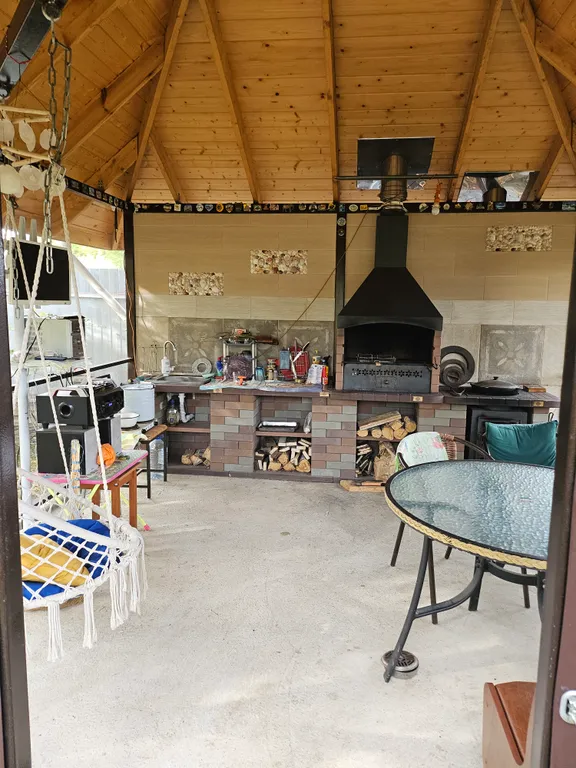 Коттедж Дом с террасой с отдельной закрытой беседкой/мангалом — Шаховская