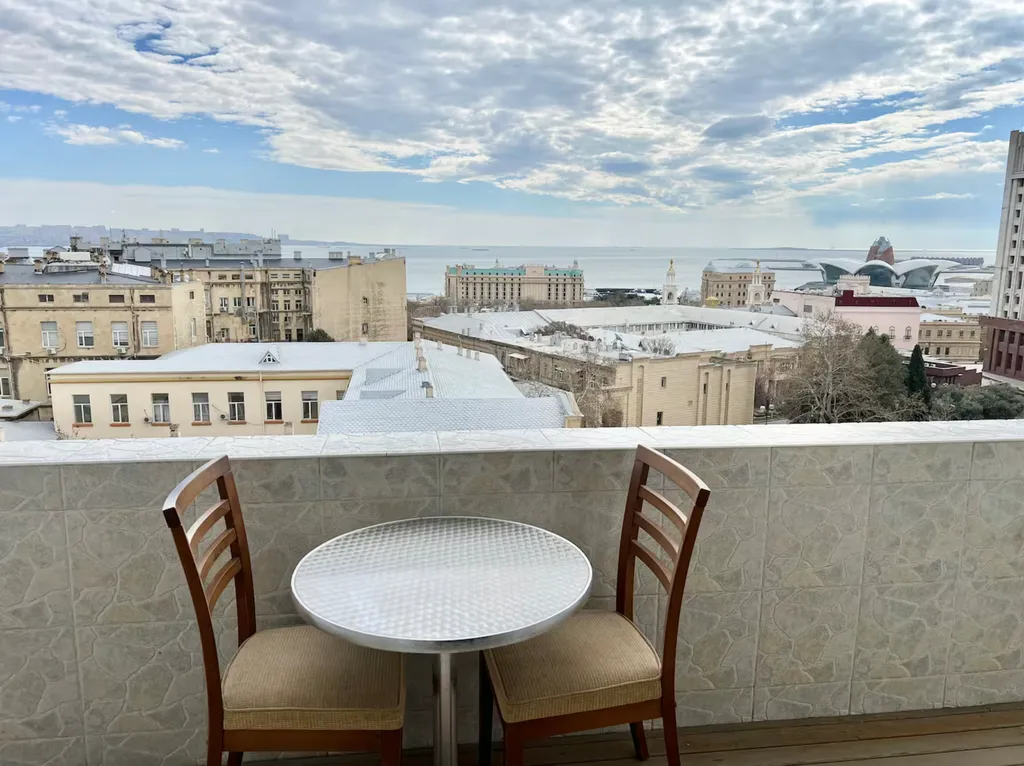 Апартаменты с видом на море около Старого города Ичяри шяхяр