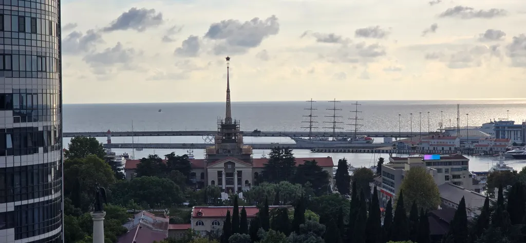 Квартира Квартира в самом центре с потрясающим видом на морской порт — Сочи