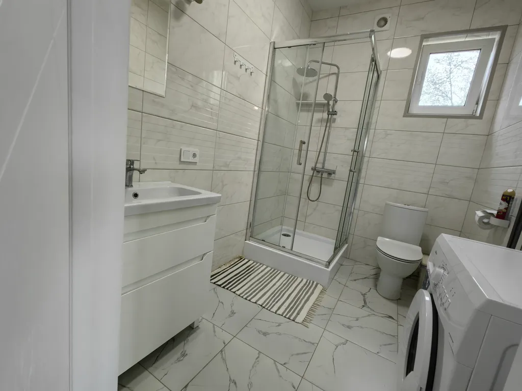 Коттедж уютный дом с подогреваемым бассейном