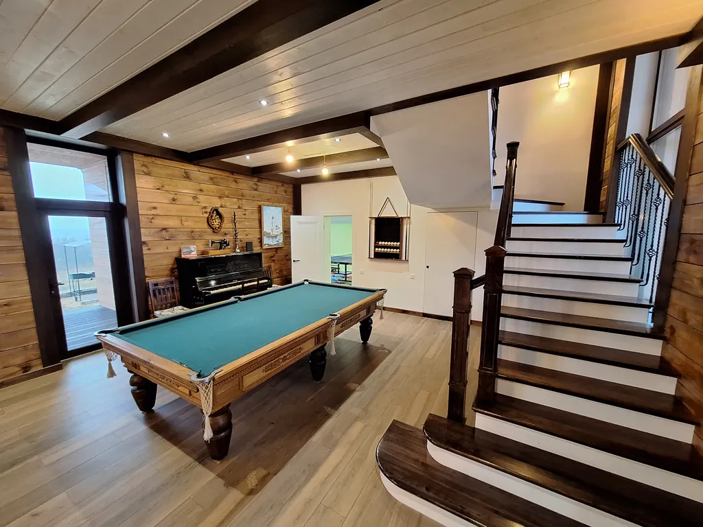 Дом на Набережной