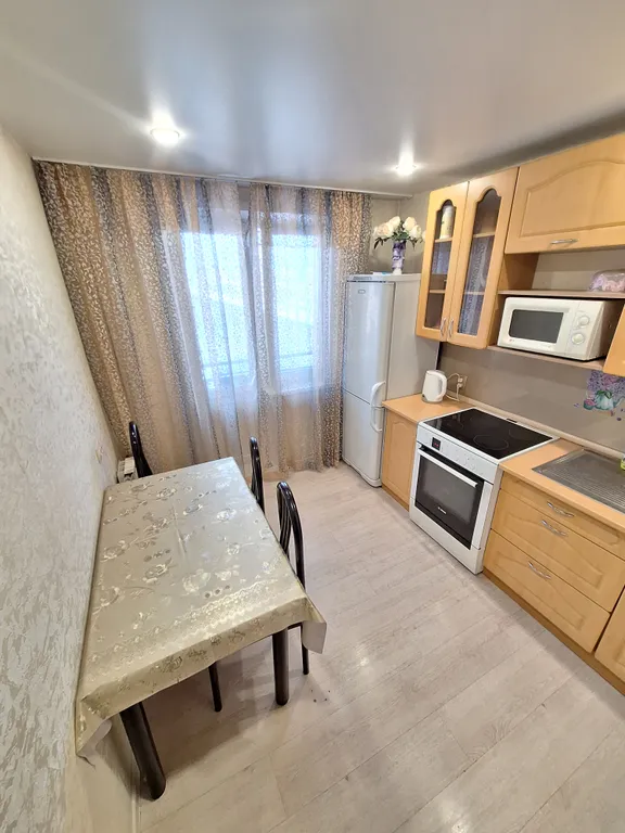 Просторная светлая квартира в центре города — аренда посуточно в Новокузнецк