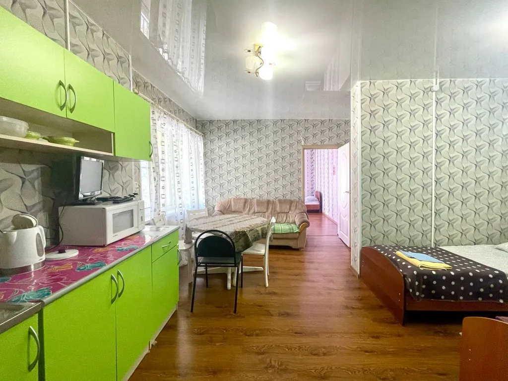 Квартира с кухней-гостиной  и отдельной спальней