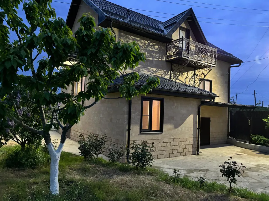 Дом на берегу Каспийского моря