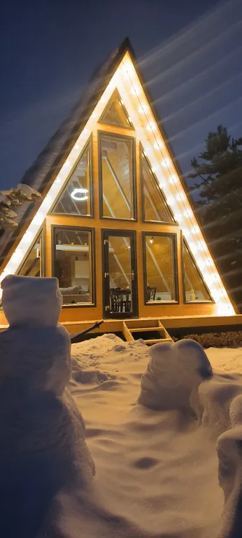 Современный дом в сосновом лесу в 30 минутах от аэропорта