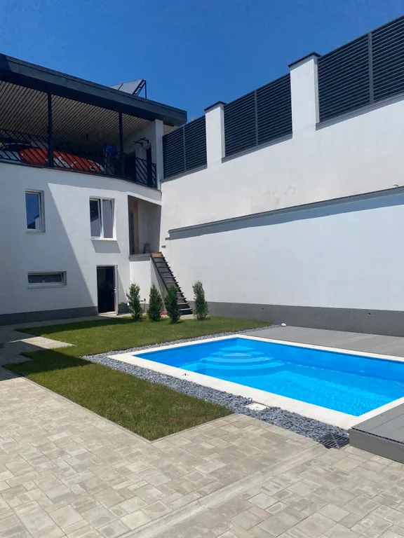 Квартира Квартира Уютные гостевые комнаты с выходом к бассейну — Севастополь