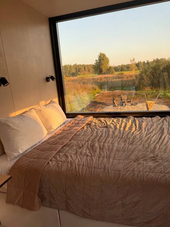 Домик с сауной и купелью у озера