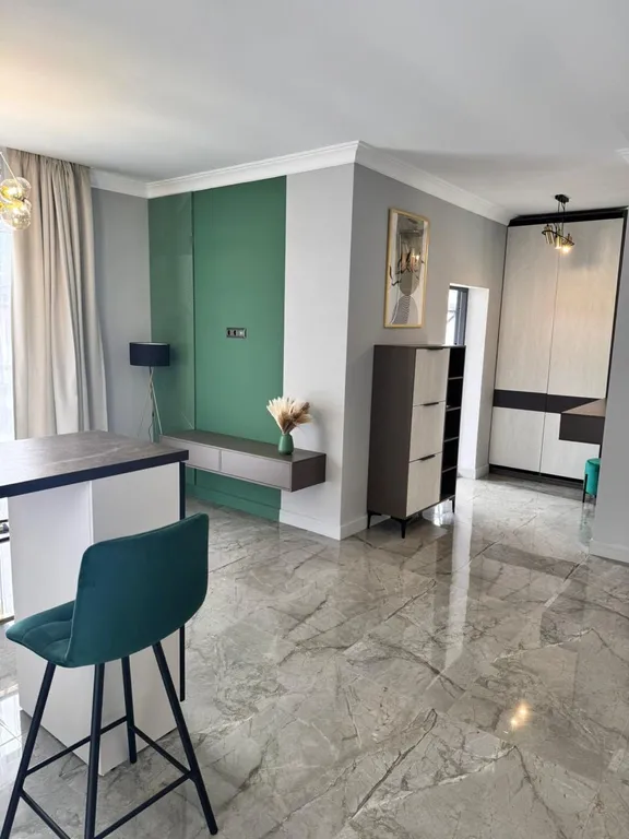 Дом с бассейном