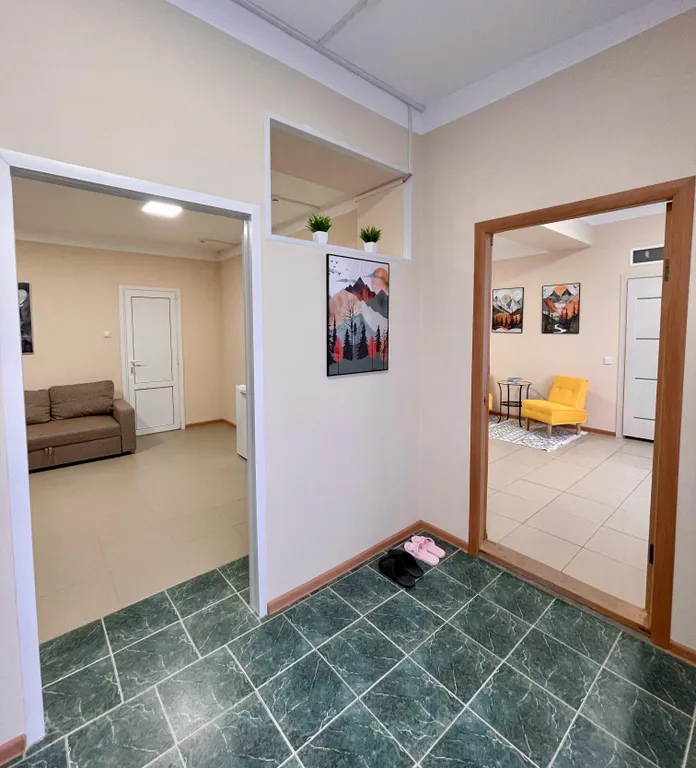 Дом у подножия горы