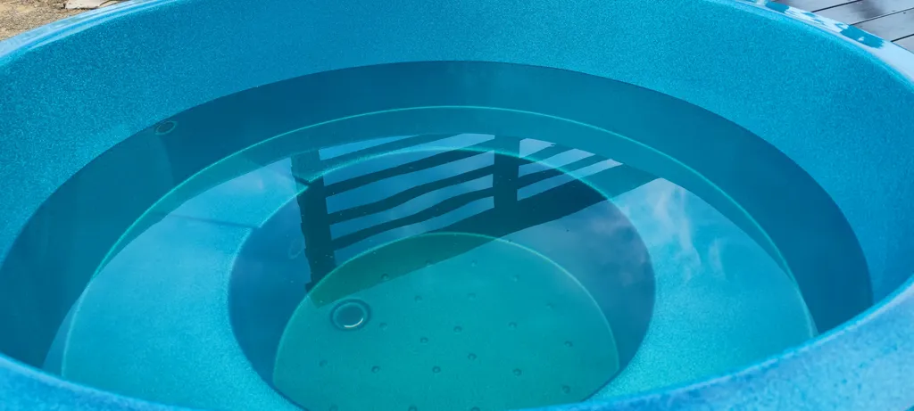 Коттедж с купелью рядом с морем