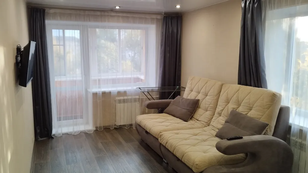 Комфортная двухкомнатная квартира в центре с отчётными документами — аренда посуточно в Нижний Тагил