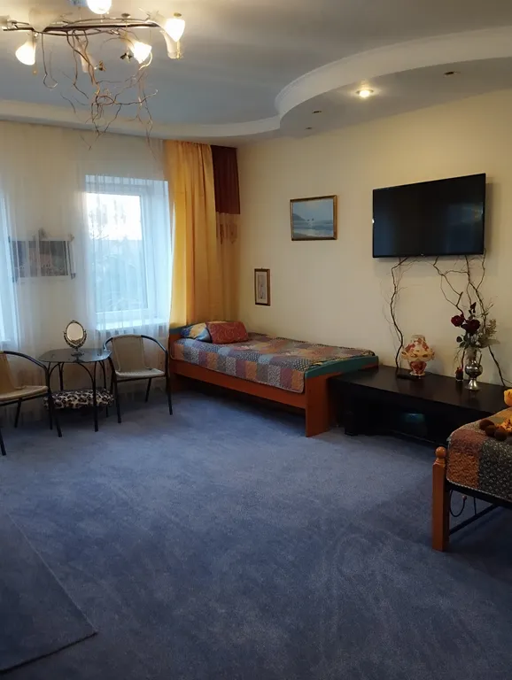 Апартаменты с бассейном
ДомКрус