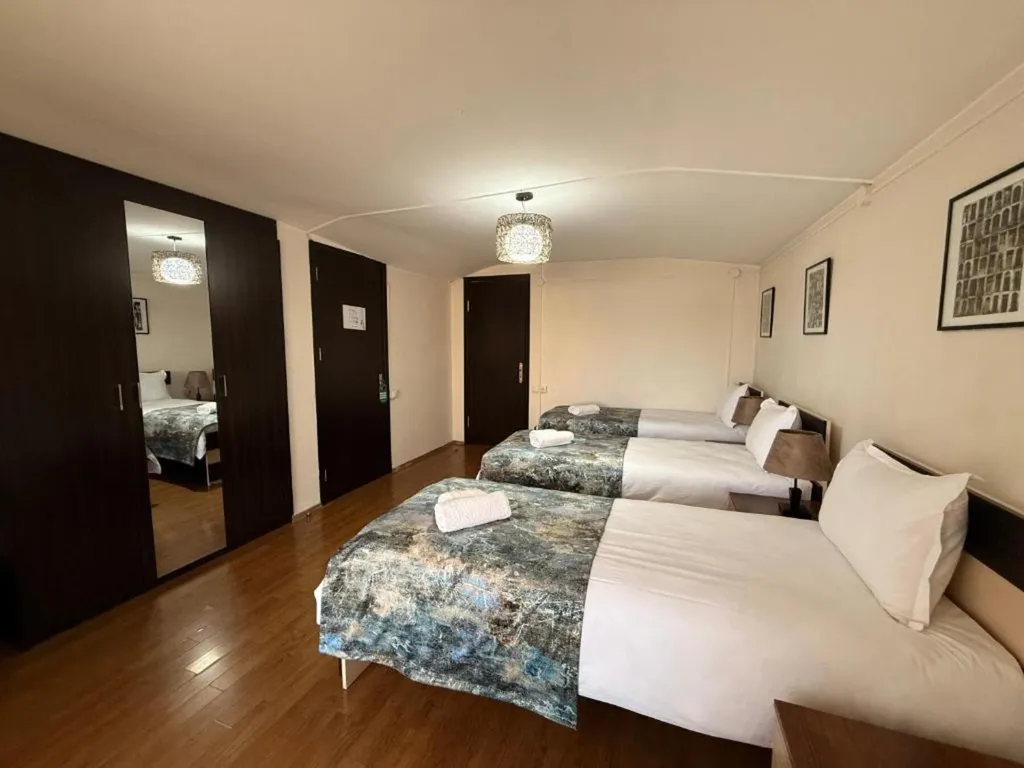 Comfort Triple Room With Terrace