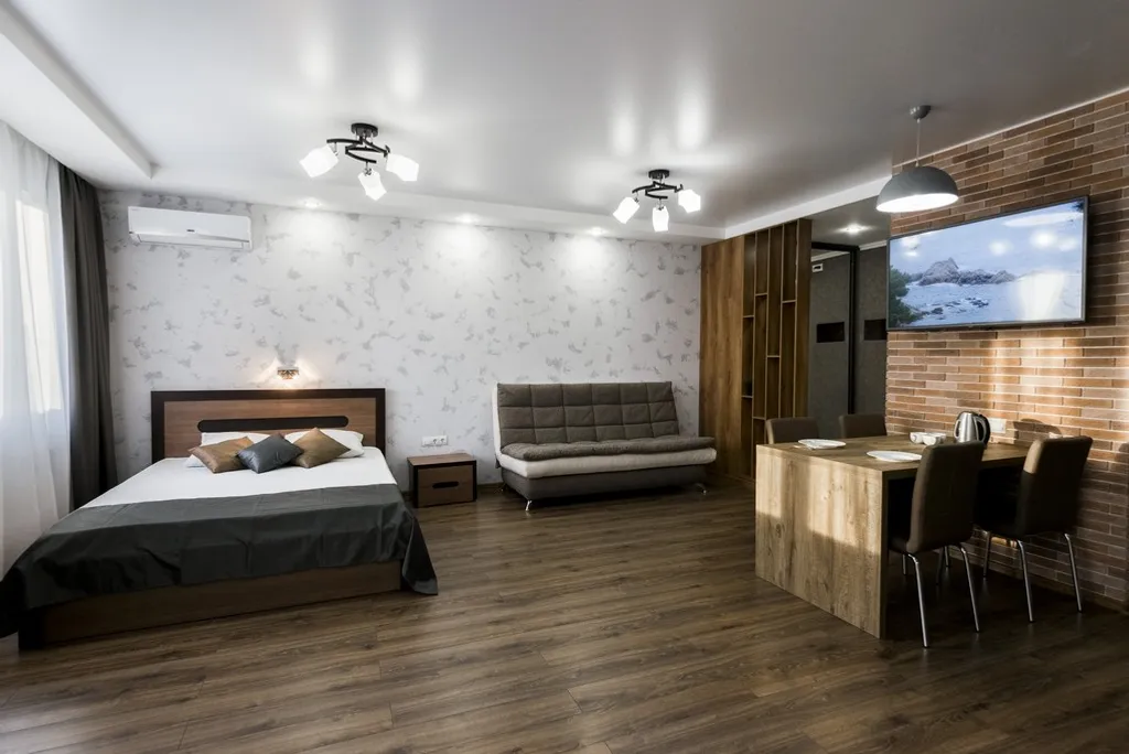 Просторная дизайнерская видовая студия