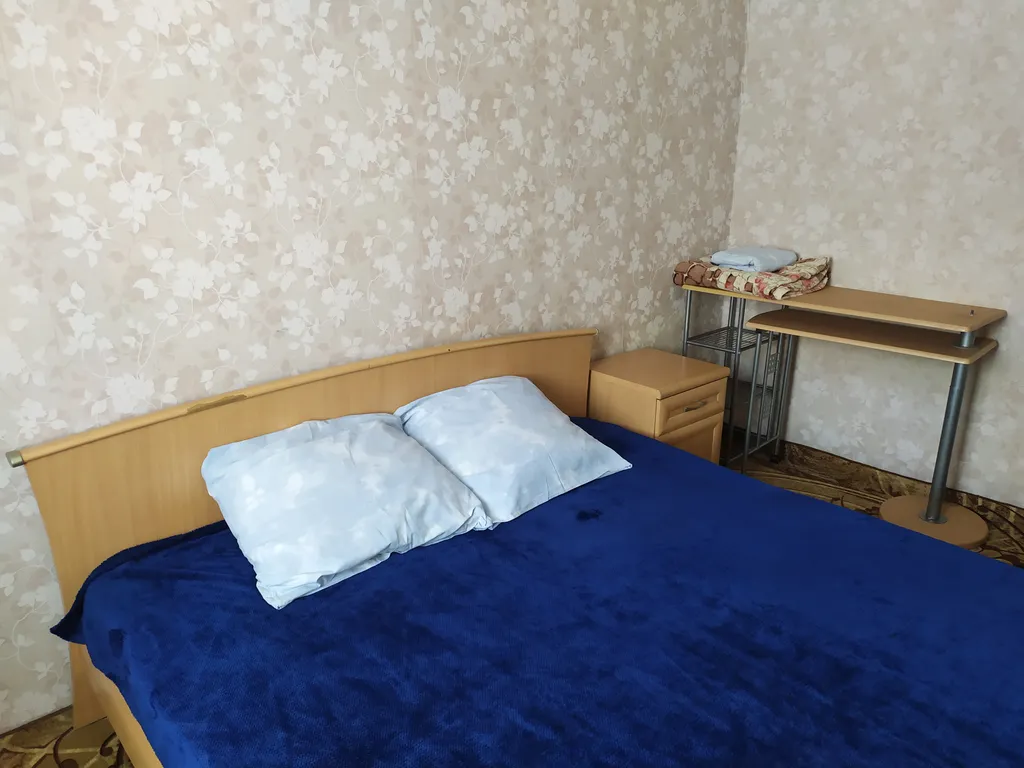 Светлая, уютная квартира с видом на аллею