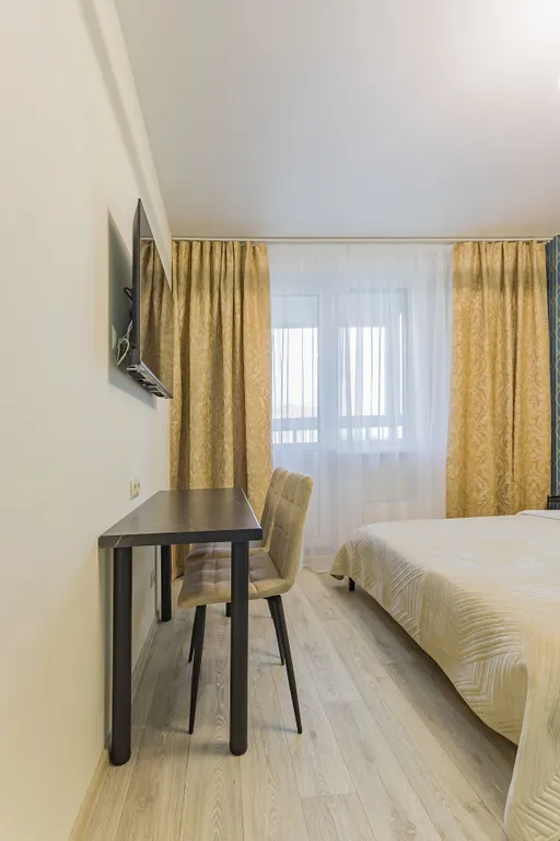 Стильная студия с видом на озеро