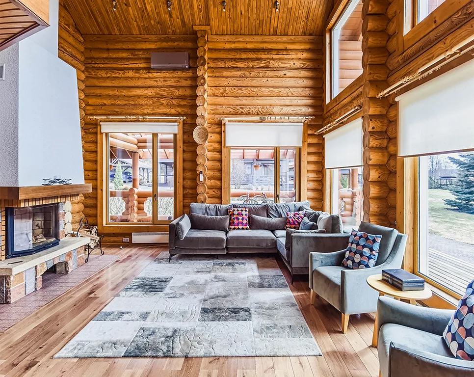 Коттедж Уютный дом на берегу озера с тёплым бассейном на территории Порт Тихий — аренда посуточно в Васкелово