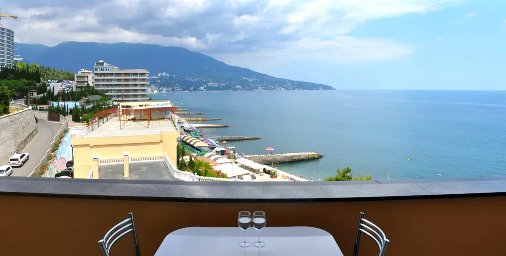 Супер-видовая квартира в Ливадии на берегу моря