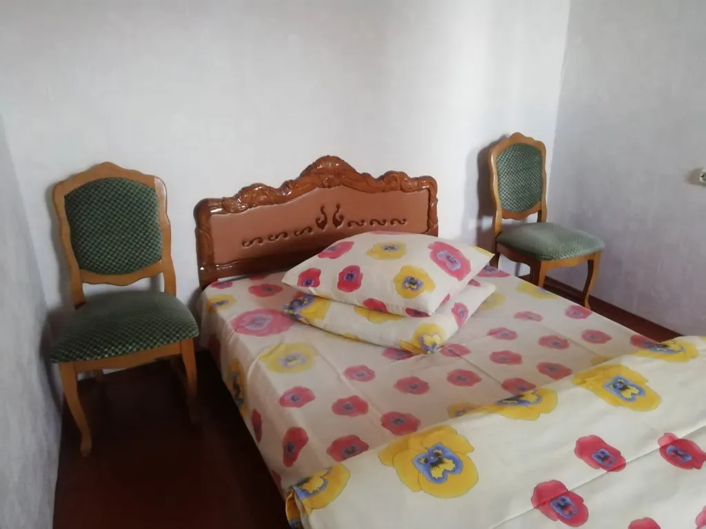 Большой дом на окраине деревни