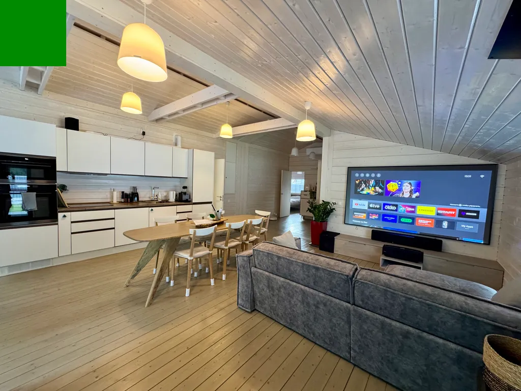 Коттедж Дом с летним бассейном (4 спальни) — Дубна