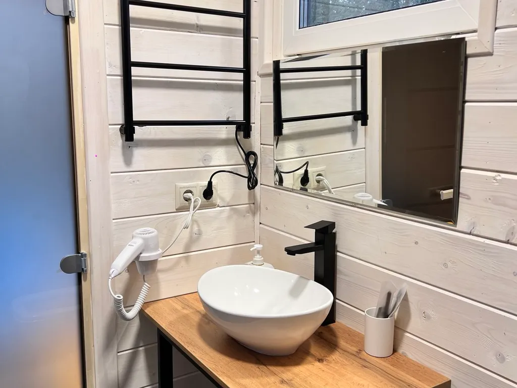 Коттедж Мини-дом с джакузи и сауной для романтического свидания — Семеновское