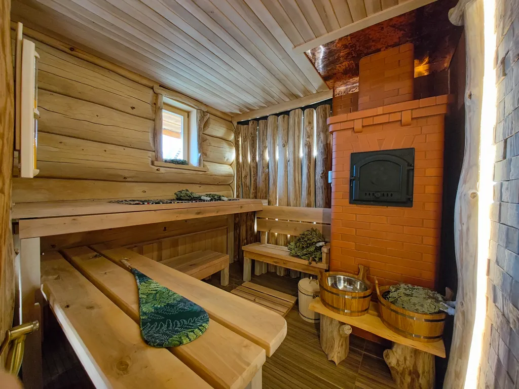 Уютный домик в виде шалаша для спокойного отдыха