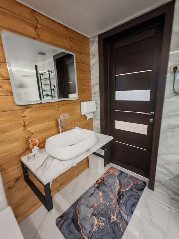 Просторный дом в живописном месте у реки, в 40 минутах от Москвы