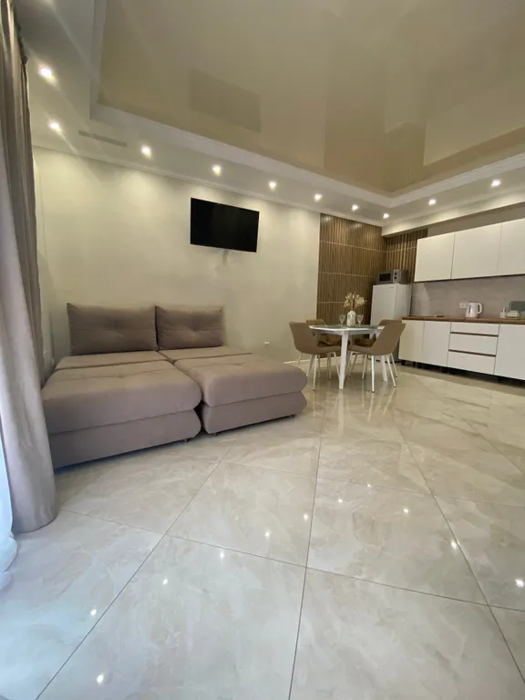 Таунхаус с крыльцом, зоной отдыха и парковкой