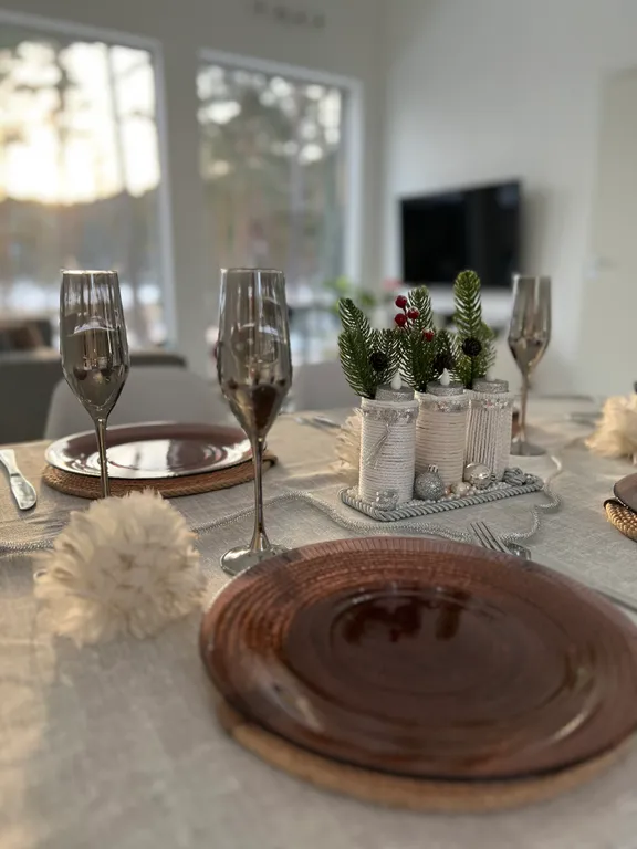 Стильный дом на берегу Ладожского озера с панорамным видом