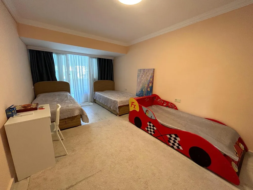 Около моря со своим пляжем