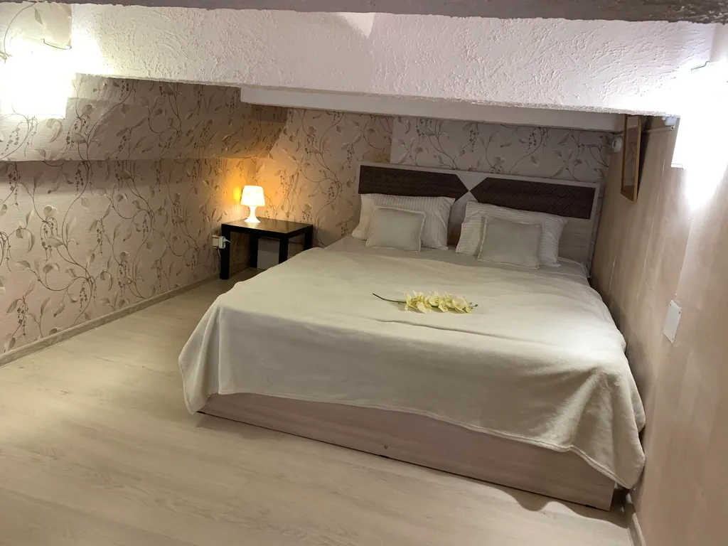 Двухуровневая студия в центре города с видом на Спасский собор