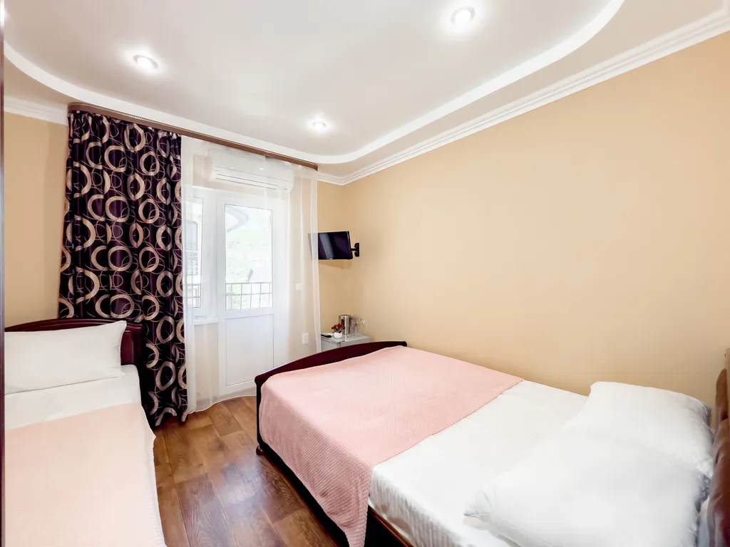 Стандарт 3-х местный с балконом