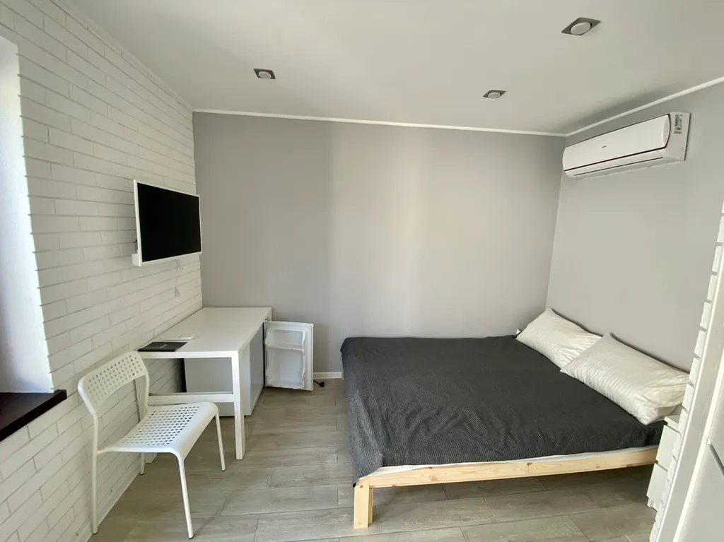 Уютный номер в 15 минутах ходьбы от моря и центра города