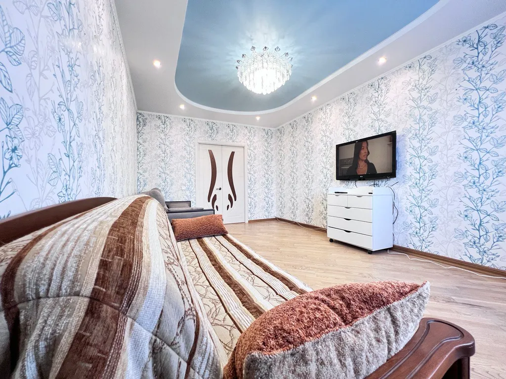 Двухкомнатная, БОЛЬШАЯ, ЦЕНТР