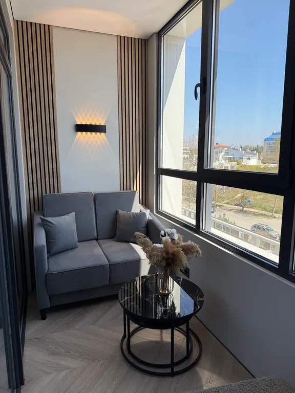 Дизайнерская студия на берегу моря