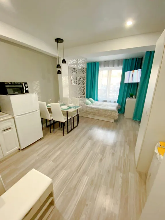 Студия на первой береговой