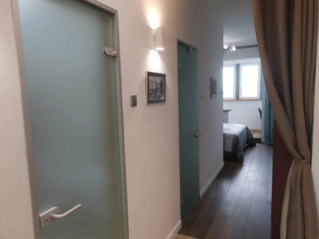 Видовая двухкомнатная квартира в центре города