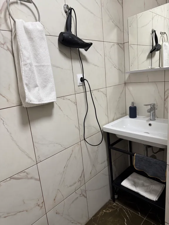 Новый дом в Геше на 1 линии по дороге на сектор Б