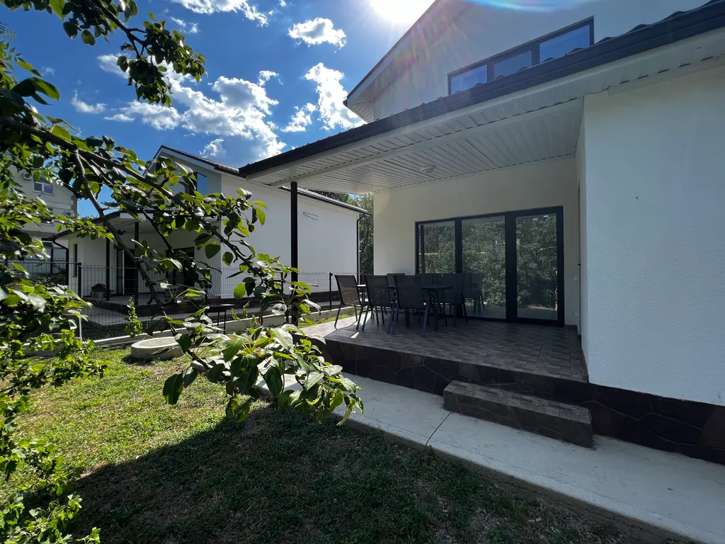 Уютный новый дом недалеко от моря