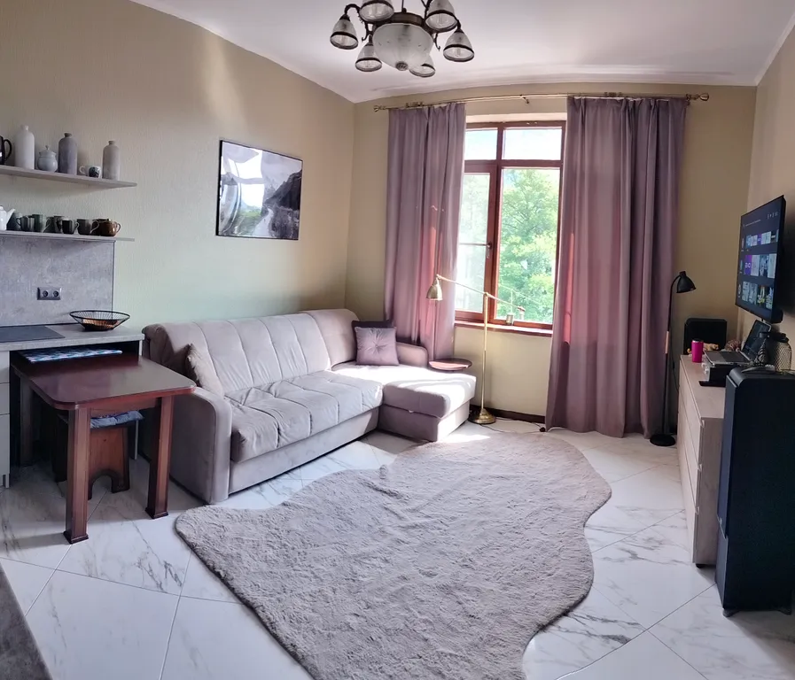 2-комнатный апартамент с видом на Аигбу