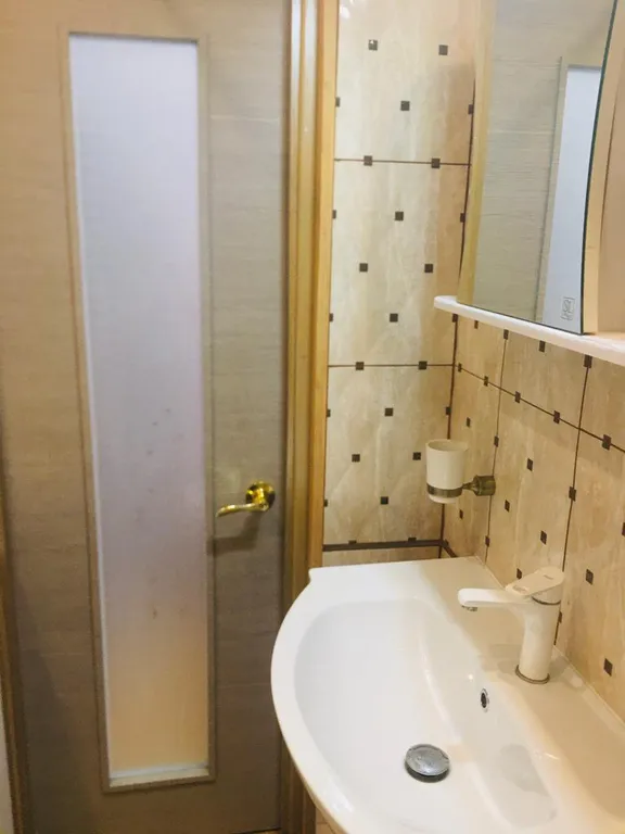 Просторная студия с дизайнерские ремонтом