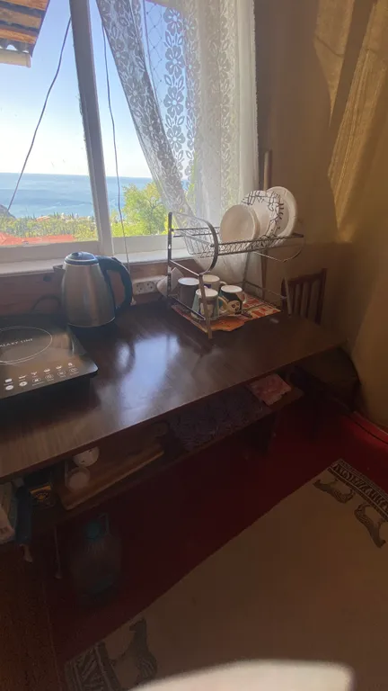 Студия с балконом с видом на море и горы