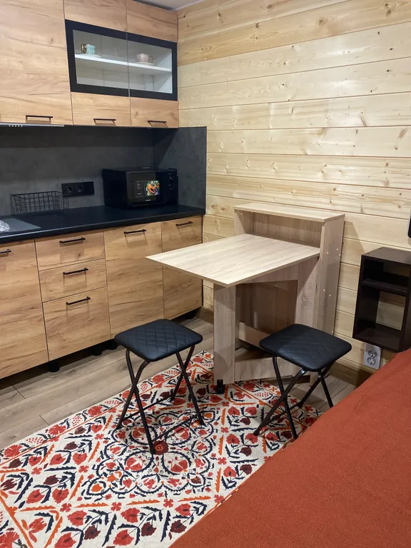 Уютный номер на берегу реки Волхов