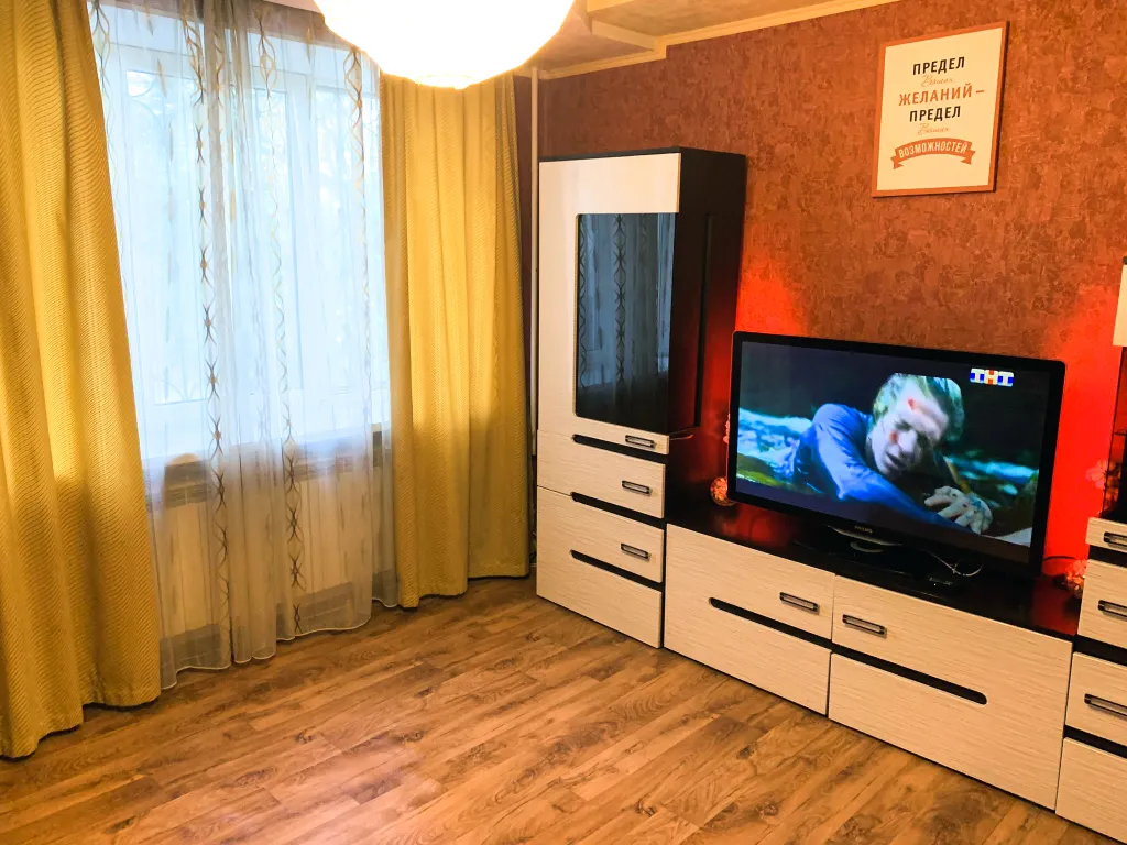 Просторная и чистая 2-к квартира в центре