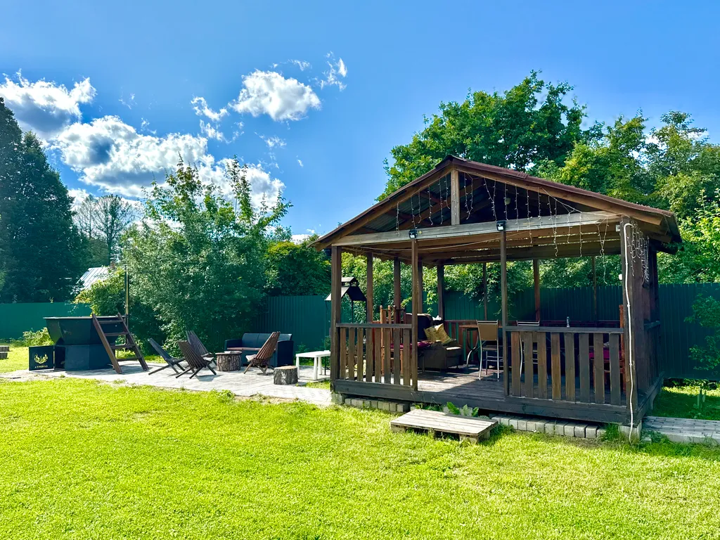 Коттедж Саввушка с видом на монастырь